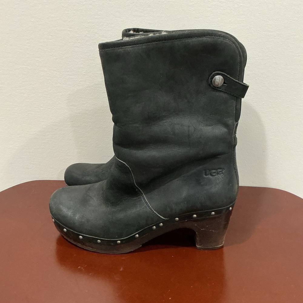 UGG Australia Lynnea Boots Black Leather Fur Lined Studded Boots Women US 8 EU39